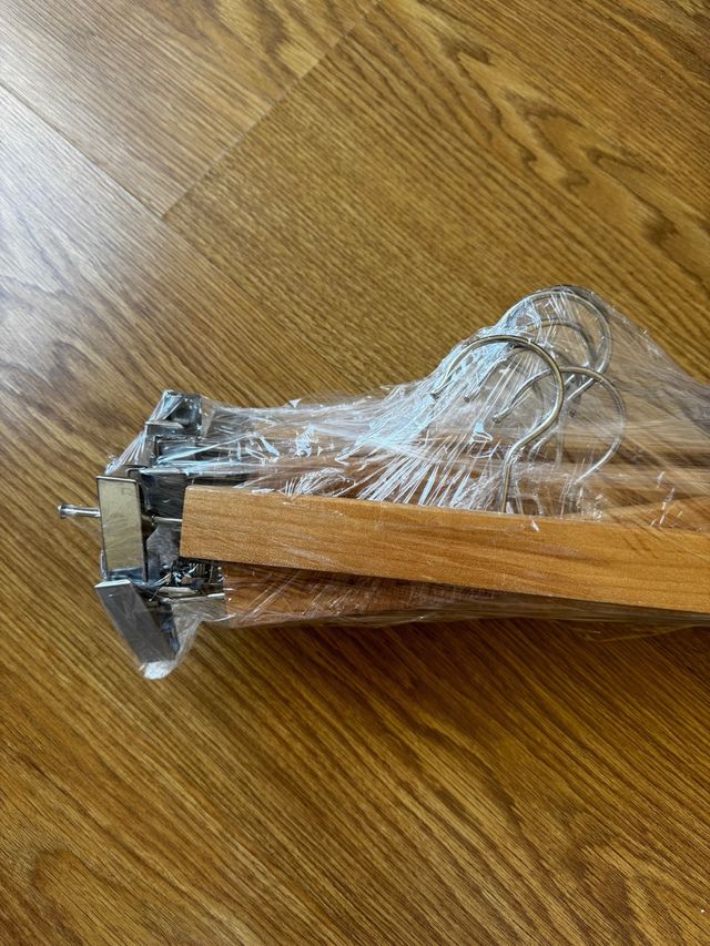 Perchas de dos ganchos de madera