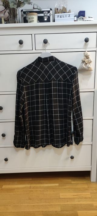 Camisa fina Pull and bear.