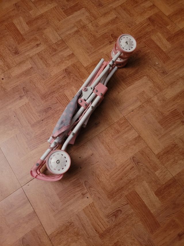 Cochecito de muñecas