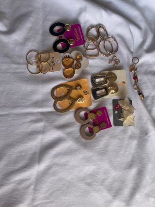 Lote pendientes , anillos dorados