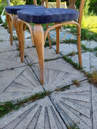 Sillas antiguas de madera maciza