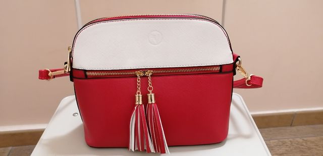 Borsa piccola rossa e bianca nuova