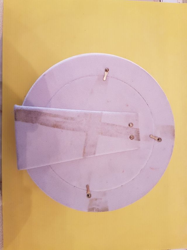 Cornice in porcellana e tessuto