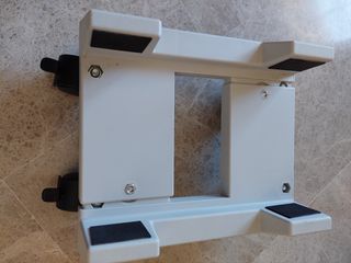 Base para PC con ruedas ajustable