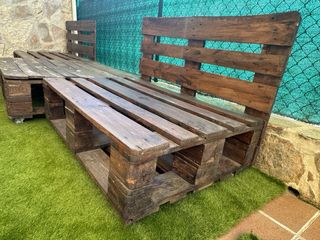 Sofas y mesa palet exterior