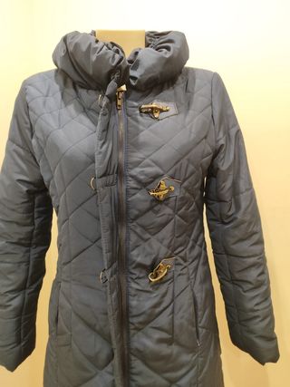 Parka mujer azul marino.