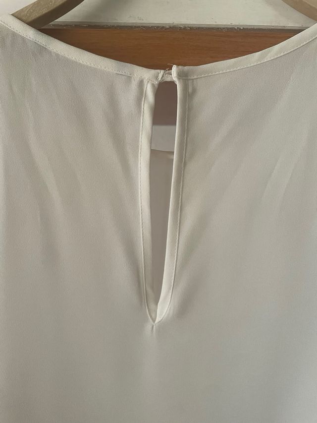 Blusa de gasa sin mangas