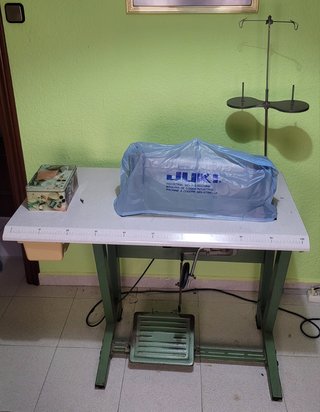 Máquina de coser industrial JUKI