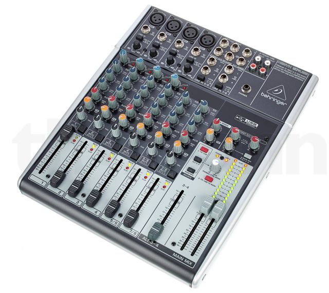 ALQUILER ALTAVOCES AUTOAMPLIFICADOS 15"