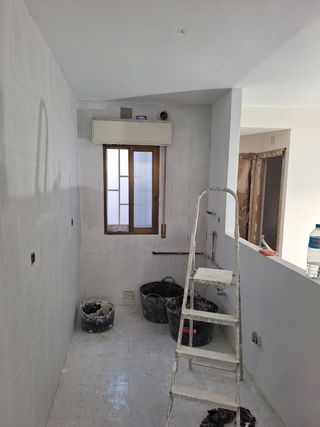 Albañil.cocina.refirma.piso