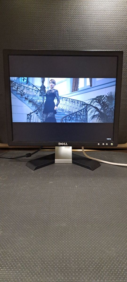 DELL LCD Monitor 17"