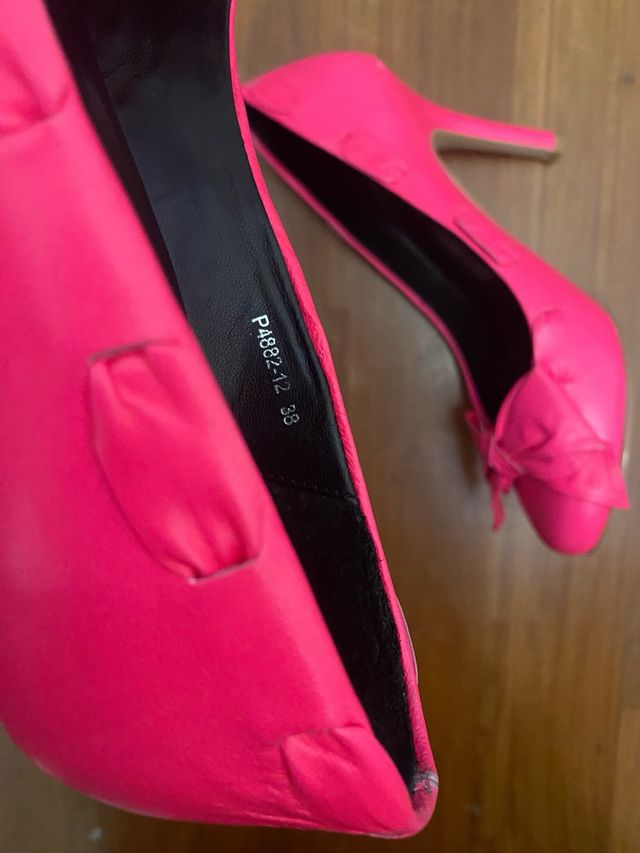 Decollete con tacco a spillo e fiocco