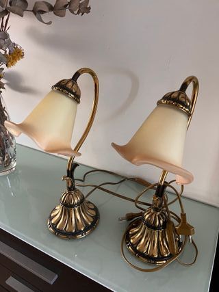 Lámpara de techo y dos de mesitas de bronce