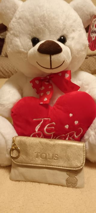 Llavero , monedero tous .