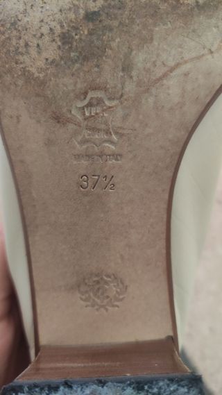 Scarpa elegante con tacco basso