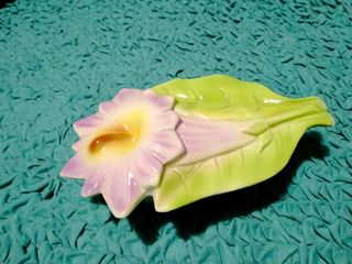 Scatola ceramica porta sapone fiore