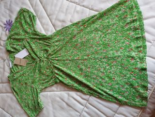 Vestido nuevo con etiqueta flores