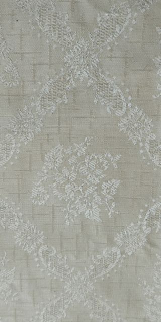 Colcha color garbanzo