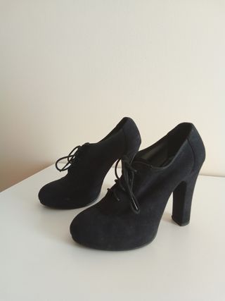 Zapatos de tacón negros 