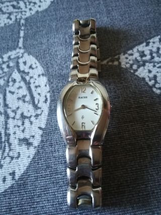 Reloj plateado 