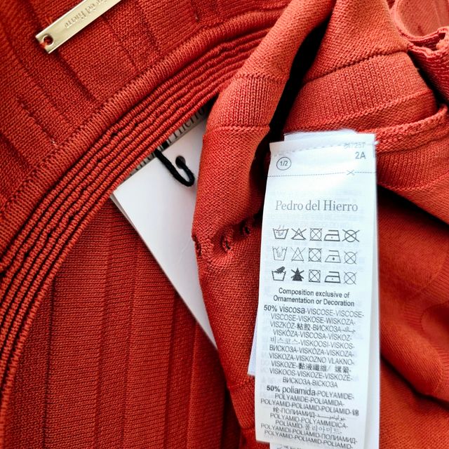 Pedro Del Hierro vestido