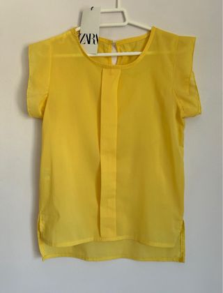 Blusa amarilla de manga corta de zara