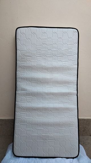 Colchón cama 90 cm × 180cm buenísimo estado. urge