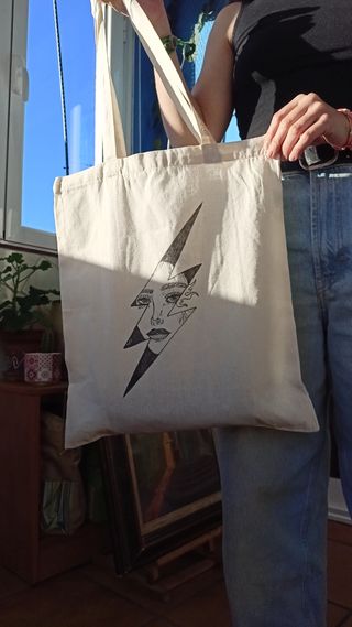 Tote bags dibujadas a mano