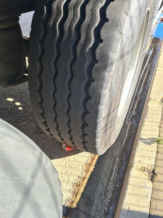 Semirremolque tauliner Guillen 2008