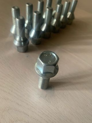 TORNILLOS PARA LLANTAS