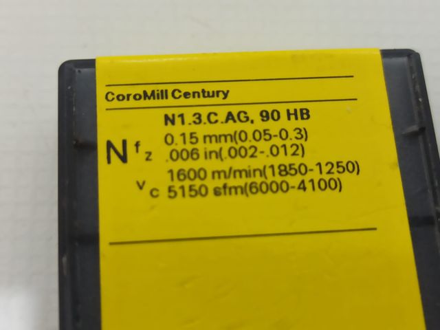 PLAQUITAS SANDVIK (338)