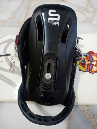 Tabla snowboard con fijaciones