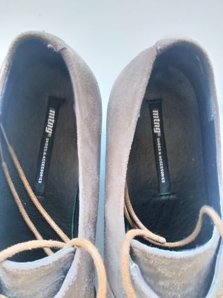 Zapatos sin estrenar,de aspecto Ante.