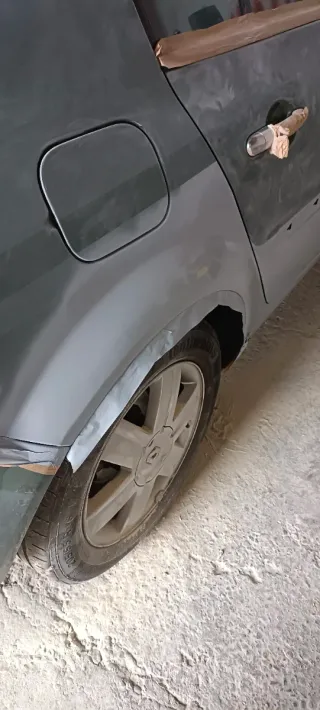 Se pintan y reparan coches,mecánica y pintura