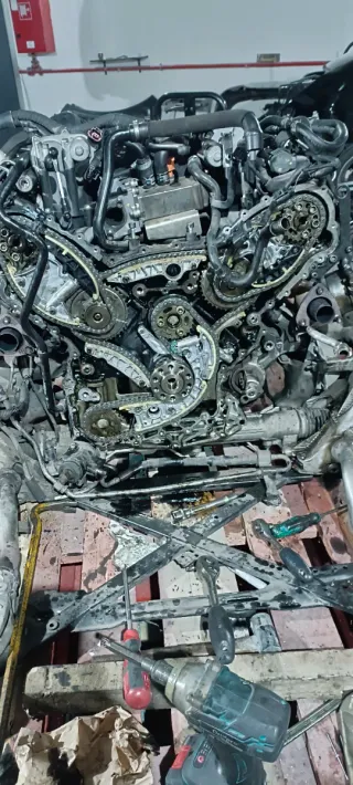 Se pintan y reparan coches,mecánica y pintura