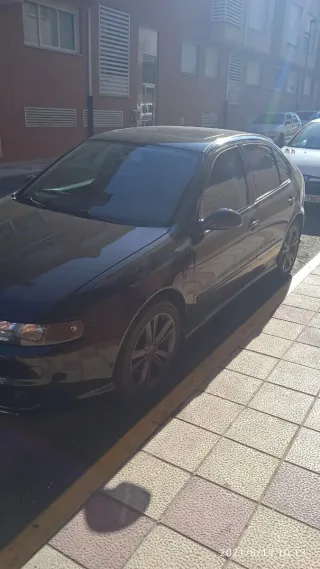 Se pintan y reparan coches,mecánica y pintura