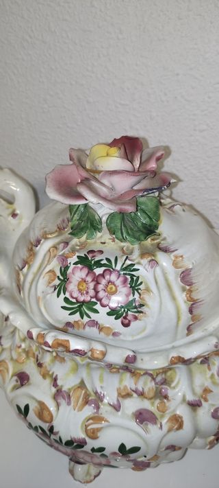 Antigua Sopera italiana