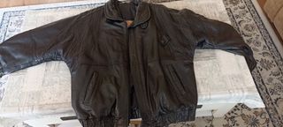 Cazadora piel negra