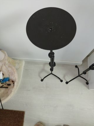 Juego de 2 candelabros de pie de forja