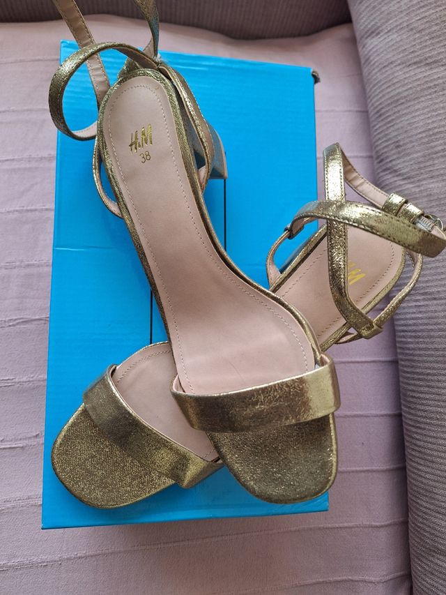 Sandalias doradas H&M