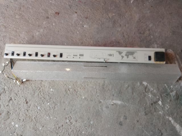 cuadro eléctrico y luz de caravana Moncayo,válido para cualquier caravana,