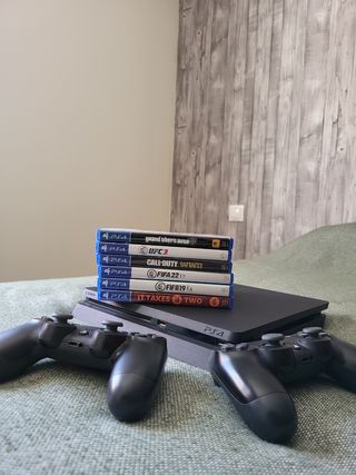 PS4 Slim 1 TB + 2 Mandos + 5 Juegos