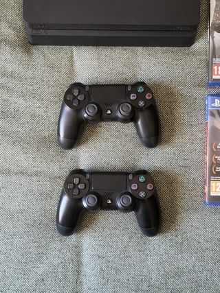 PS4 Slim 1 TB + 2 Mandos + 5 Juegos