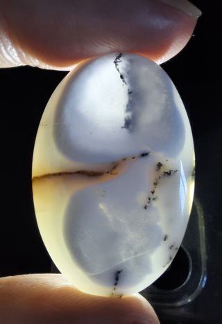 Cabujon de Merlinita.