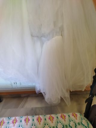 Vestido de novia de tul.