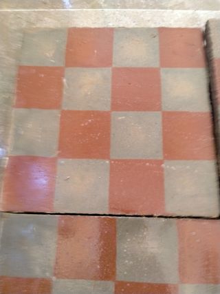 LOTTO DI 4 TEGOLE IDRAULICHE S.XIX-XX