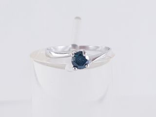 Anillo y pedientes diamantes azules