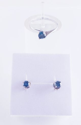 Anillo y pedientes diamantes azules