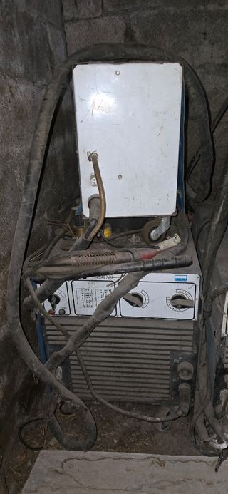 Maquina de soldadura de hilo