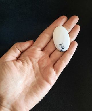 Cabujón de Merlinita.